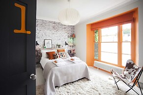 Higgihaus at Hampton Whole House 6 Bed