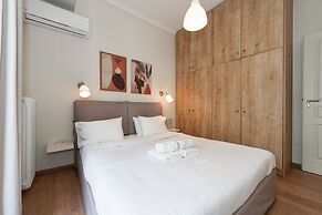 Contemporary Apartment made of Wood and Stone