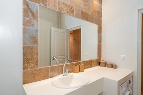 Contemporary Apartment made of Wood and Stone