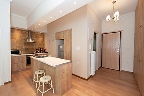 Contemporary Apartment made of Wood and Stone