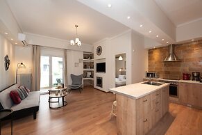 Contemporary Apartment made of Wood and Stone