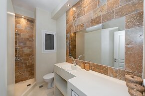 Contemporary Apartment made of Wood and Stone