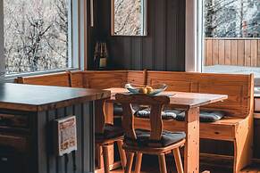 Eyja Mörk & Bubble Bedroom