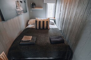 Eyja Mörk & Bubble Bedroom