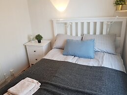 Eyja Mörk & Bubble Bedroom