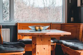 Eyja Mörk & Bubble Bedroom