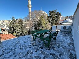 Emirhan Guest House & Suites
