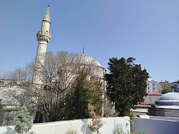 Emirhan Guest House & Suites