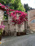 Emirhan Guest House & Suites