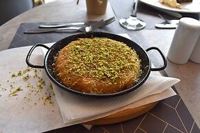 Athenian Montaza Hotel