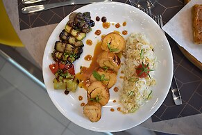 Athenian Montaza Hotel