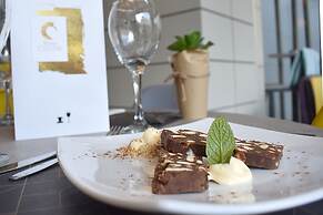 Athenian Montaza Hotel