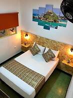 Traveler Hostel