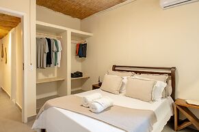 LONGBOARD PARADISE SUITES