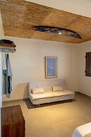 LONGBOARD PARADISE SUITES