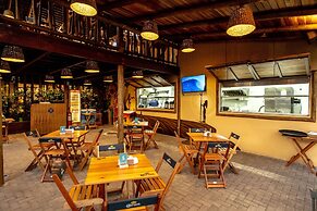 LONGBOARD PARADISE SUITES