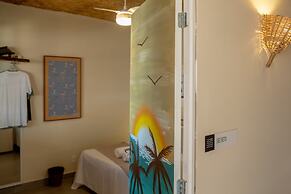 LONGBOARD PARADISE SUITES