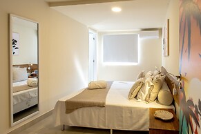 LONGBOARD PARADISE SUITES