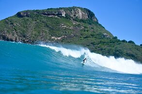 LONGBOARD PARADISE SUITES