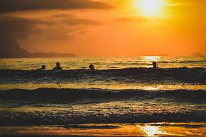 LONGBOARD PARADISE SUITES