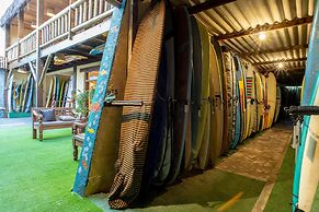 LONGBOARD PARADISE SUITES