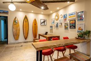 LONGBOARD PARADISE SUITES