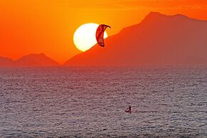 LONGBOARD PARADISE SUITES