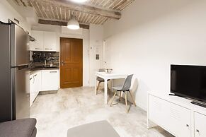 Great brand new 1 bedroom apartment in the center of old Antibes