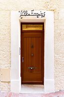 Great brand new 1 bedroom apartment in the center of old Antibes