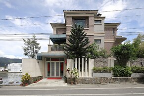 Yuli Rainbow Bridge Homestay