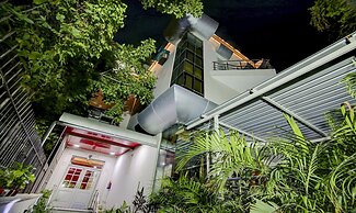 Treebo Mall View, DLF Phase II