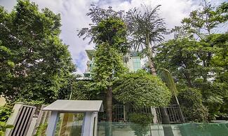 Treebo Mall View, DLF Phase II