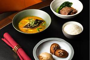 Oasis Aurum 181 Hotel