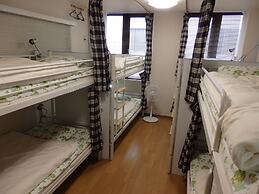 Backpacker's Mini House - Hostel