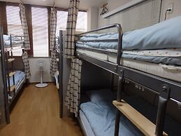 Backpacker's Mini House - Hostel