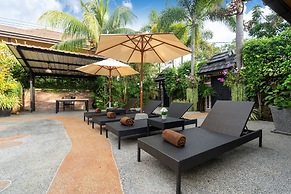 Bright Luxury Villa W Garden Pool & Sauna