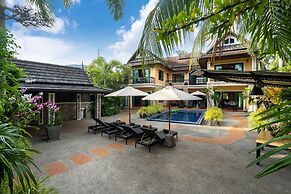 Bright Luxury Villa W Garden Pool & Sauna