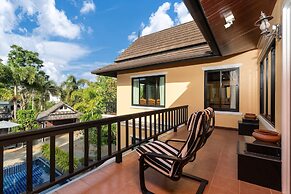 Bright Luxury Villa W Garden Pool & Sauna