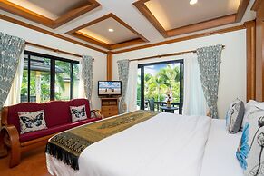 Bright Luxury Villa W Garden Pool & Sauna