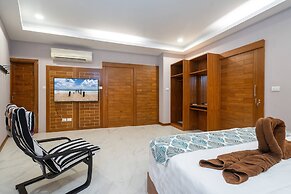 Bright Luxury Villa W Garden Pool & Sauna