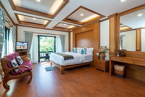 Bright Luxury Villa W Garden Pool & Sauna