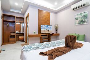 Bright Luxury Villa W Garden Pool & Sauna