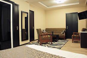 Oriental Hotel