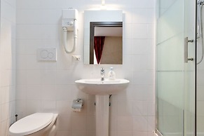 Roma Enrico Guesthouse