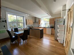 Tyn Y Fron Country House