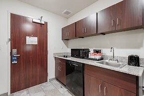 Cobblestone Hotel & Suites - Urbana