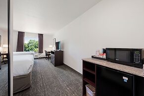 Cobblestone Hotel & Suites - Urbana