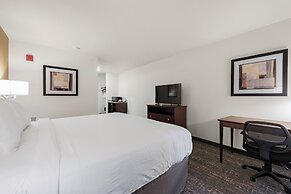 Cobblestone Hotel & Suites - Urbana