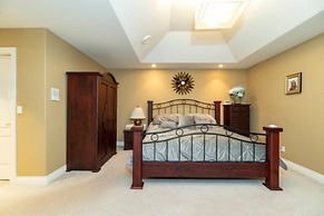 Cedar Manor Bed and Breakfast