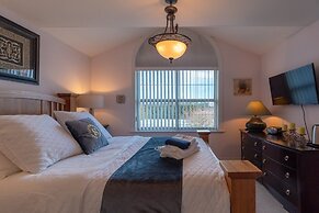 Cedar Manor Bed and Breakfast